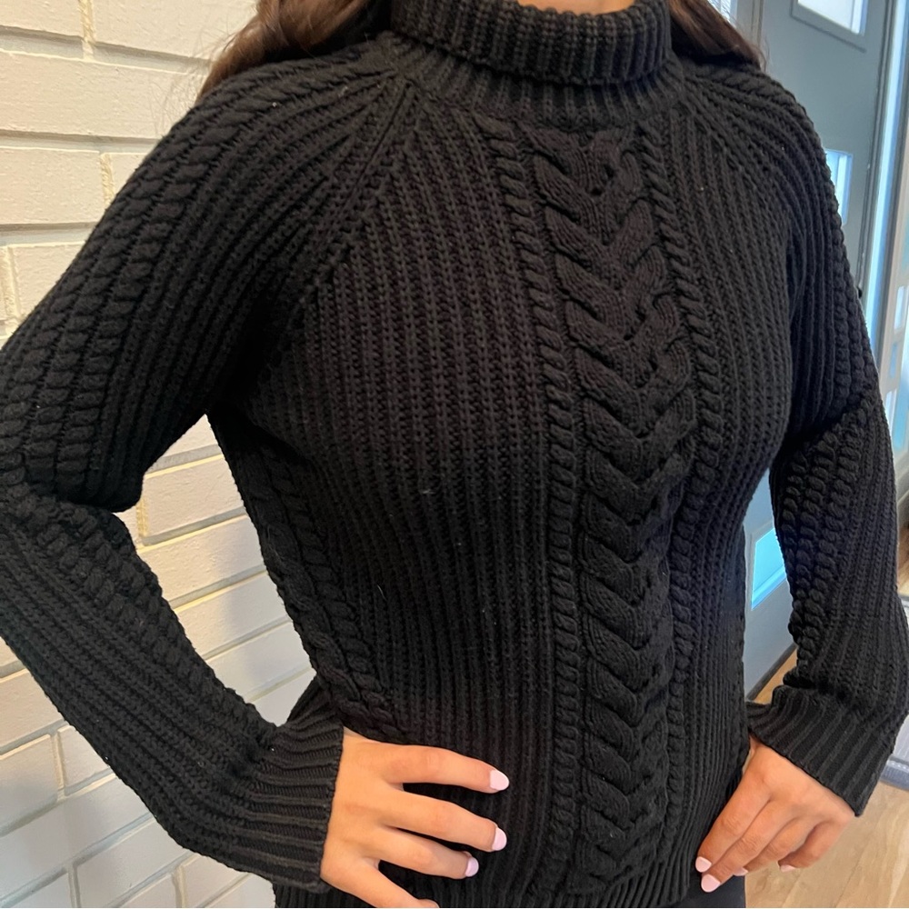 lululemon athletica Black Sweater size 4.